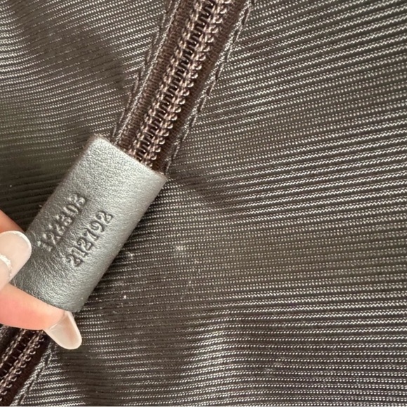 Gucci Rolling Luggage and crossbody bag set - Picture 9 of 13